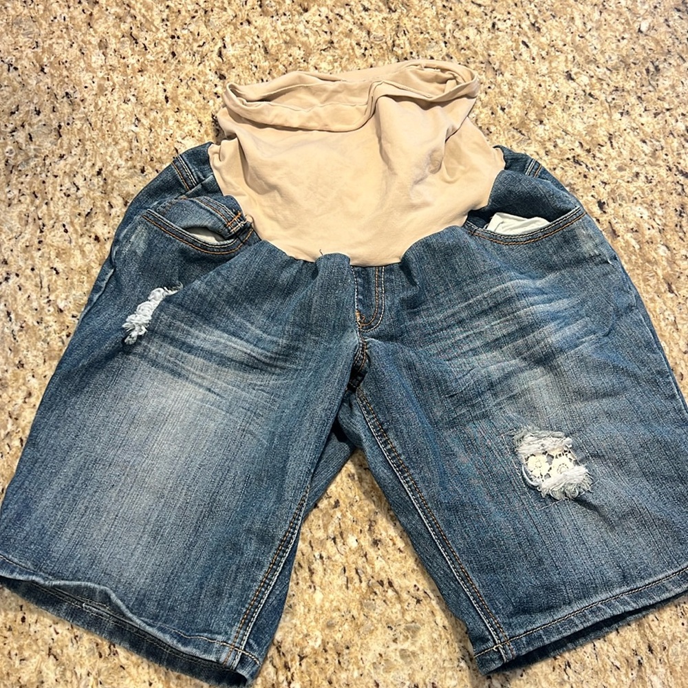 Dollhouse MATERNITY Shorts